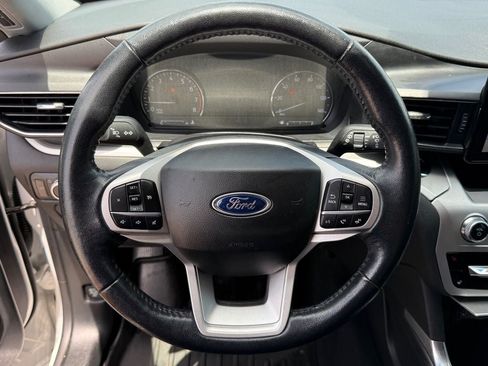 Used 2022 Ford Explorer XLT w/ Equipment Group 202A AWD/4WD image 20