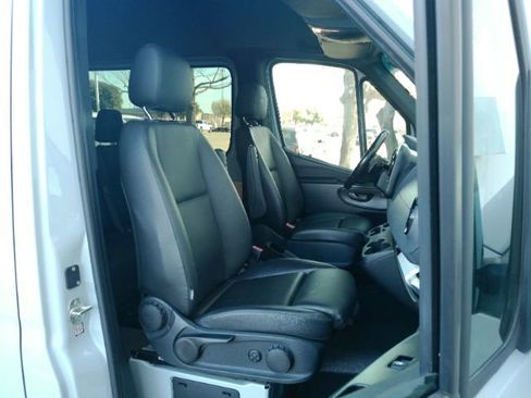 Used 2021 Mercedes-Benz Sprinter 2500 w/ Exterior Lighting Package image 27