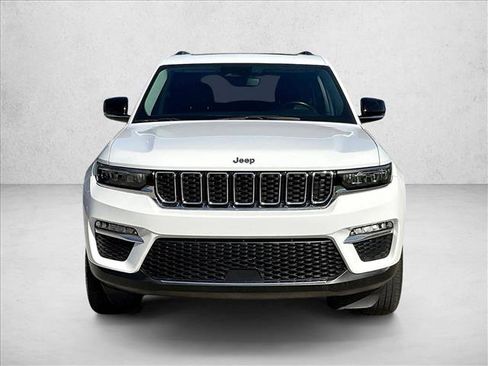 Used 2022 Jeep Grand Cherokee Limited RWD image 2