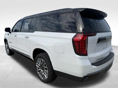 Certified 2024 GMC Yukon XL Denali Ultimate AWD/4WD image 3