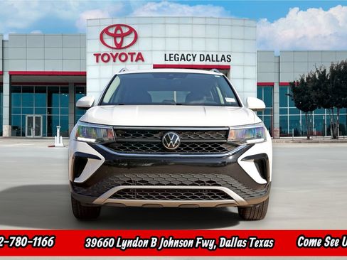 Used 2024 Volkswagen Taos SE FWD image 5