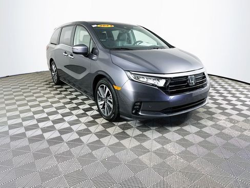 Used 2023 Honda Odyssey Touring image 3