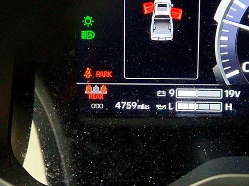 Used 2025 Toyota Tundra Limited image 15