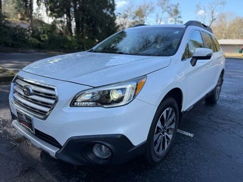 Used 2017 Subaru Outback 2.5i Limited image 1