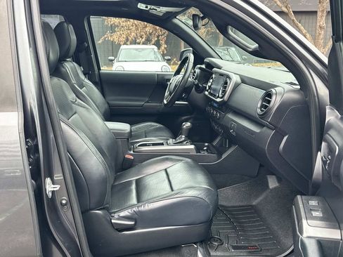 Used 2020 Toyota Tacoma SR5 image 28