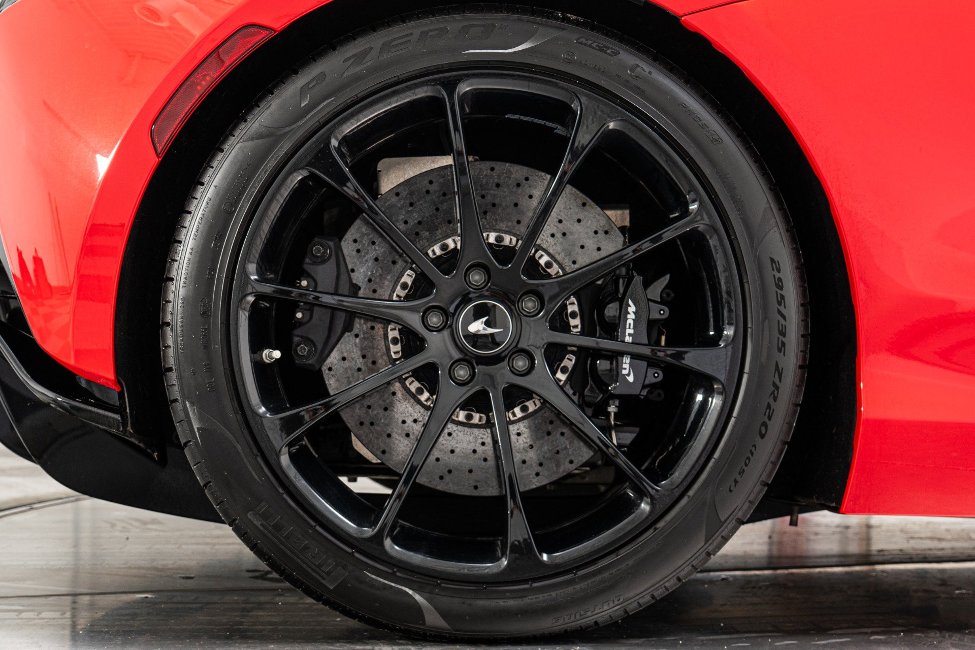 Used 2023 McLaren Artura RWD image 39