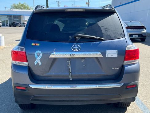 Used 2013 Toyota Highlander Plus w/ Protection Pkg image 5