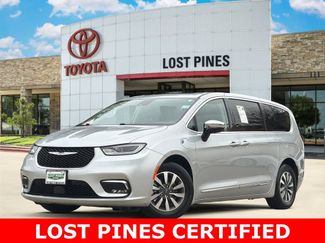 Used 2023 Chrysler Pacifica Limited video 1