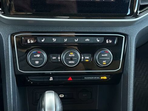 Certified 2022 Volkswagen Atlas Cross Sport SE FWD image 20