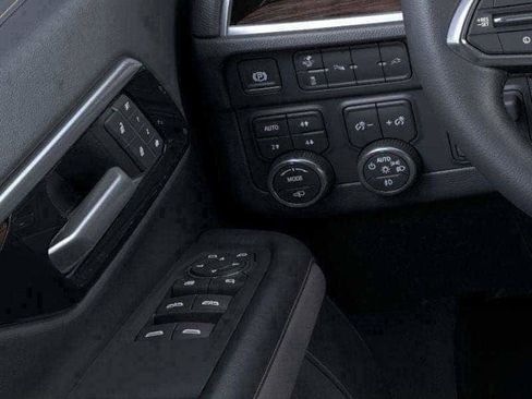 New 2026 Chevrolet Suburban Premier AWD/4WD image 98