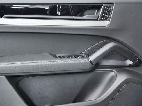 New 2026 Porsche Cayenne Coupe AWD/4WD image 6