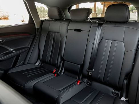 Certified 2025 Audi Q5 Premium Plus w/ Premium Plus AWD/4WD image 23