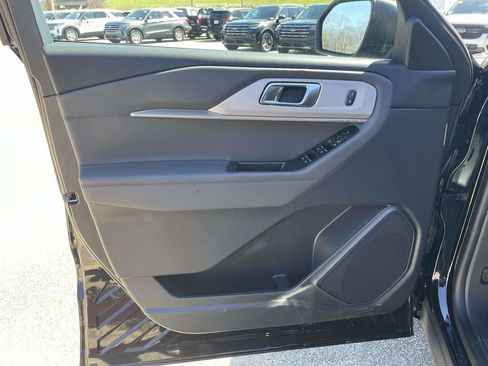 New 2026 Ford Explorer Active image 15