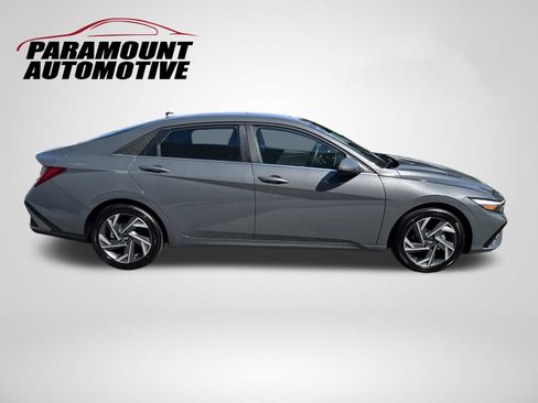 Certified 2026 Hyundai Elantra Limited FWD image 8