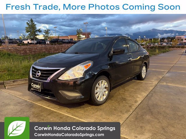 Used 2016 Nissan Versa SV FWD image 3