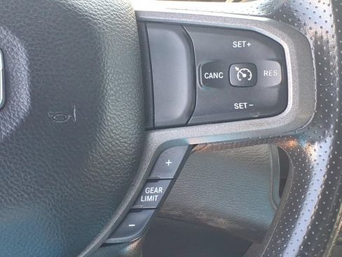 Used 2024 RAM 3500 Tradesman w/ Chrome Appearance Group AWD/4WD image 9