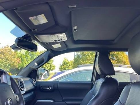 Used 2023 Toyota Tacoma Limited AWD/4WD image 10
