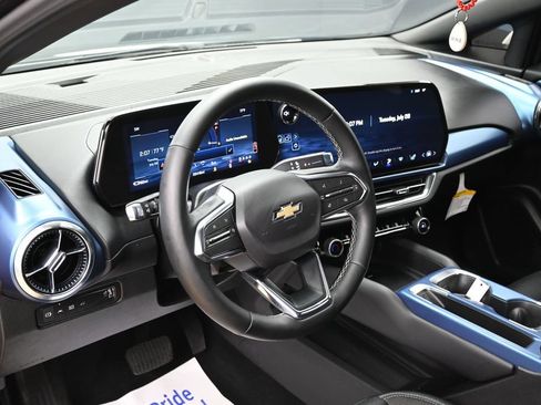 Used 2025 Chevrolet Equinox EV LT w/ Convenience Package AWD/4WD image 16