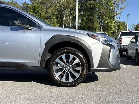 Certified 2025 Subaru Outback Limited image 9