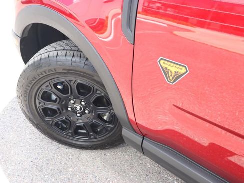 Used 2025 Ford Bronco Sport Badlands image 3