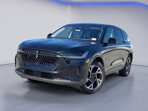 New 2026 Lincoln Nautilus Premiere image 2