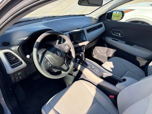 Used 2022 Honda HR-V EX image 3