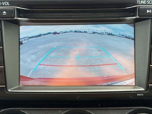 Used 2016 Toyota RAV4 LE FWD image 27