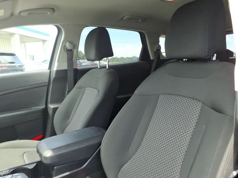 Used 2025 Kia Sportage LX FWD image 18