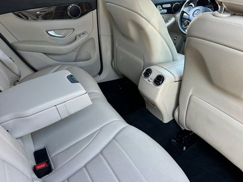 Used 2018 Mercedes-Benz GLC 300 4MATIC image 29