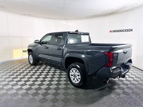 Used 2025 Toyota Tacoma SR5 image 5
