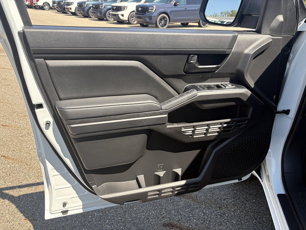 Used 2026 Toyota Tacoma SR AWD/4WD image 27