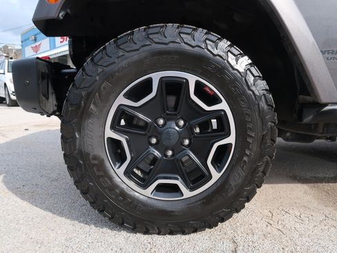 Used 2016 Jeep Wrangler Unlimited Rubicon AWD/4WD image 45