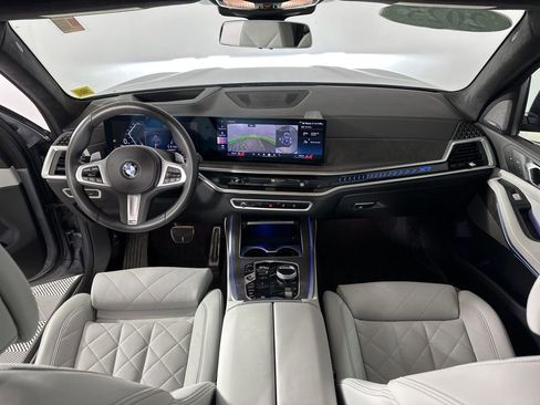 Certified 2025 BMW X7 xDrive40i w/ Executive Package AWD/4WD image 2