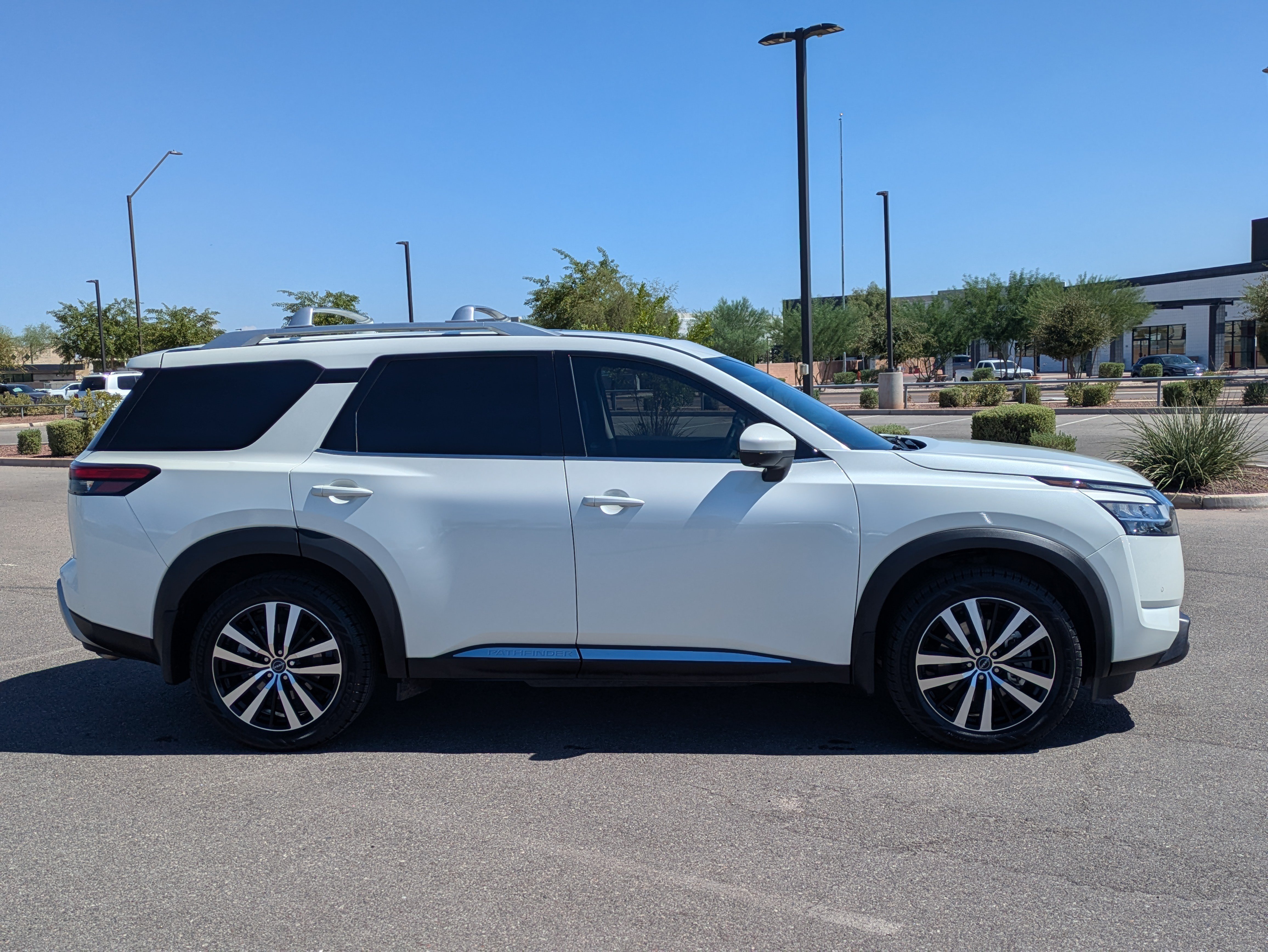 Used 2023 Nissan Pathfinder Platinum w/ Cargo Package FWD image 6