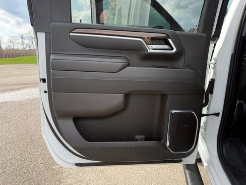 Used 2025 Chevrolet Silverado 2500 LT w/ Z71 Chrome Sport Edition AWD/4WD image 18
