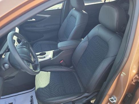 Used 2024 Buick Envista Preferred image 18