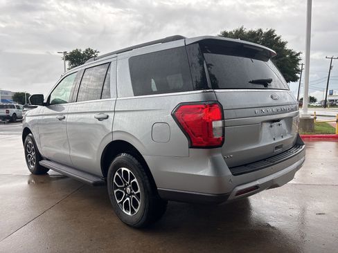 Used 2024 Ford Expedition XLT AWD/4WD image 6