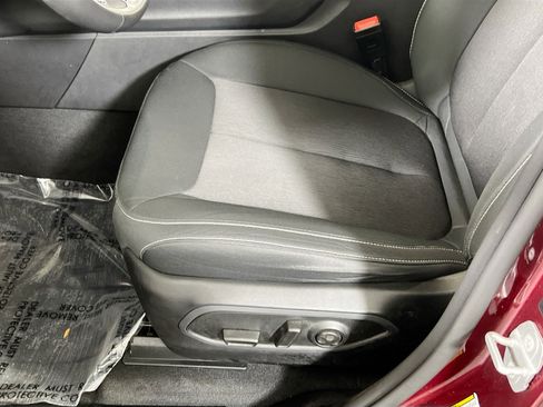 Used 2023 Jeep Grand Cherokee Laredo image 18