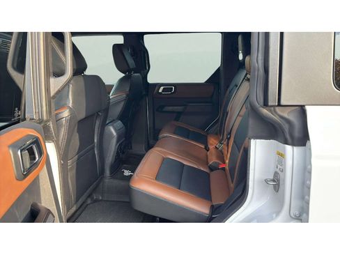 Used 2024 Ford Bronco Outer Banks image 11