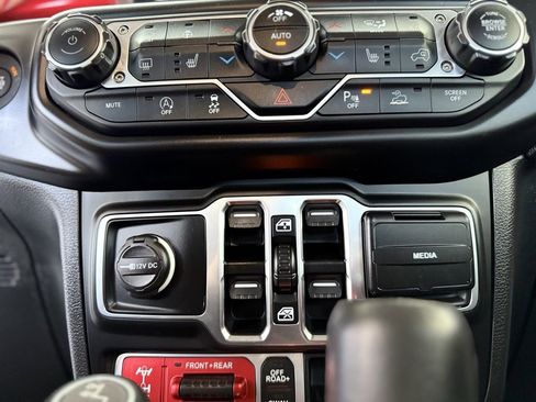 Used 2021 Jeep Gladiator Rubicon image 36