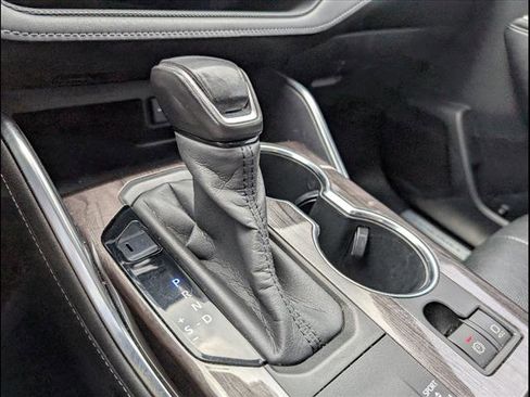 Used 2020 Toyota Highlander Limited image 20