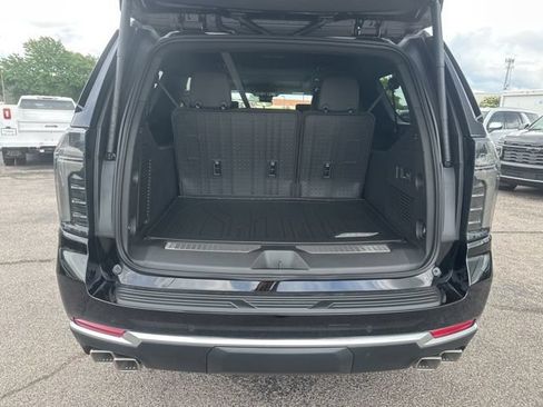 New 2026 Chevrolet Suburban High Country AWD/4WD image 30