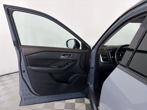 Used 2022 Nissan Rogue Platinum w/ Head-Up Display Package image 10