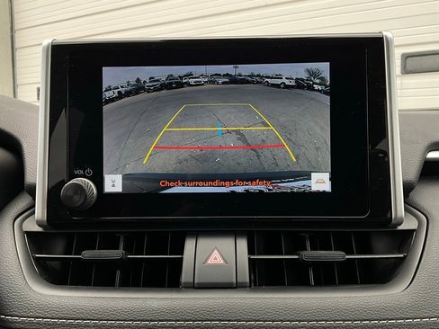 Used 2025 Toyota RAV4 XLE image 32