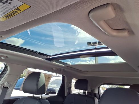 Used 2025 Kia Sorento EX w/ Panoramic Sunroof Package image 24