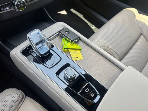 New 2026 Volvo XC90 B6 Ultra w/ Protection Package Premier image 13