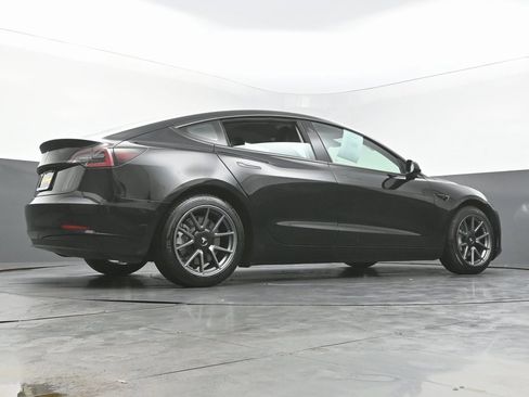 Used 2021 Tesla Model 3 Standard Range Plus image 41
