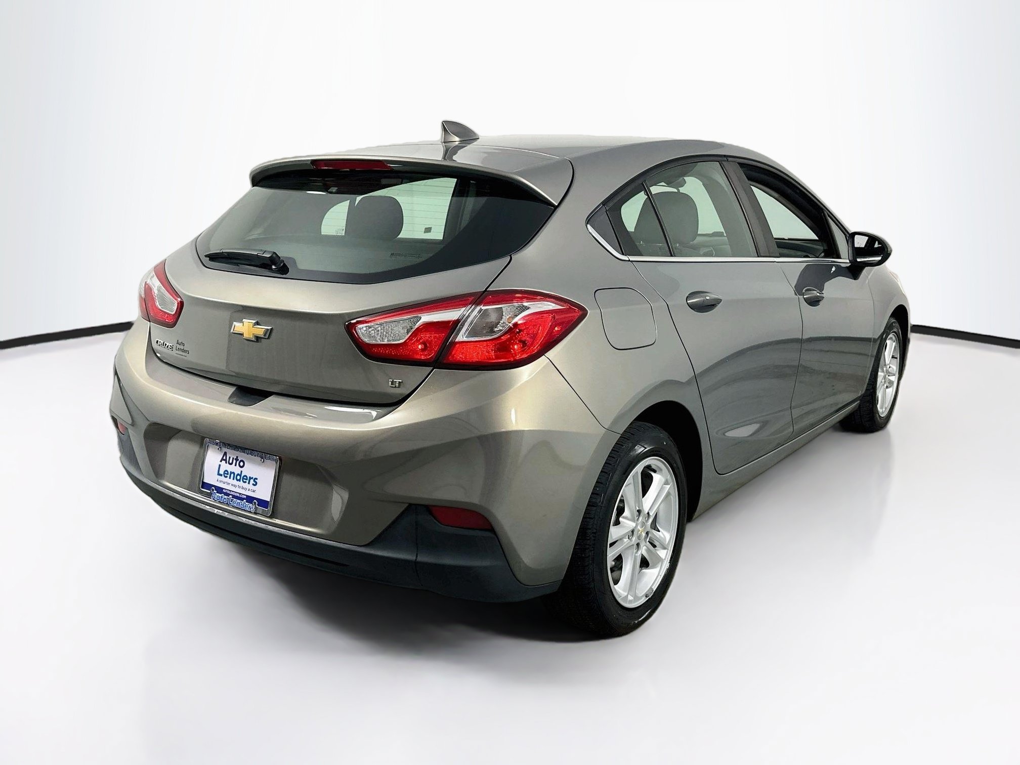 Used 2018 Chevrolet Cruze LT w/ Convenience Package FWD image 5