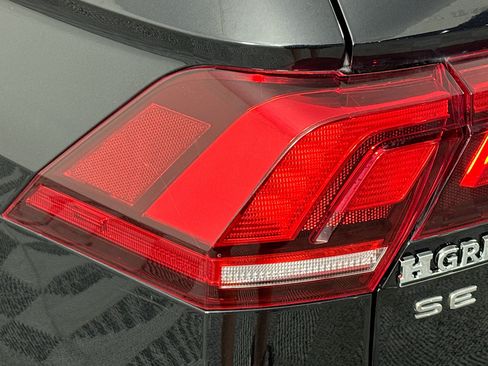 Used 2023 Volkswagen Tiguan SE R-Line FWD image 34