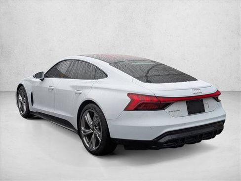 Used 2024 Audi e-tron GT Premium Plus image 7